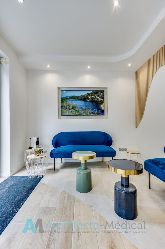 Audiologie-acoustique-moderne-design-lumineux-couleur-accueil-magasin-1