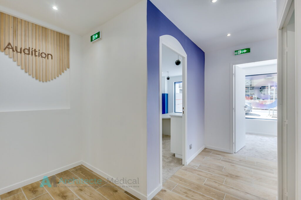 Audiologie-acoustique-moderne-design-lumineux-couleur-accueil-magasin-5